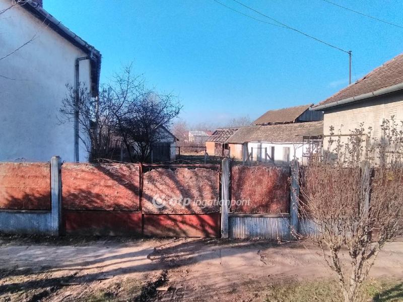 Eladó családi ház Hajdúszovát