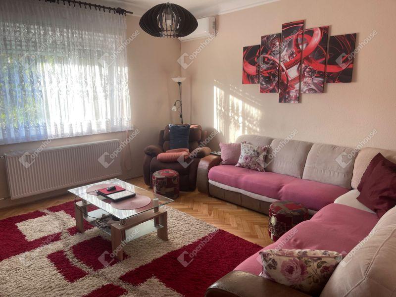 Eladó családi ház Üllő