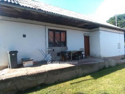 Eladó családi ház - 4212 Hajdúszovát