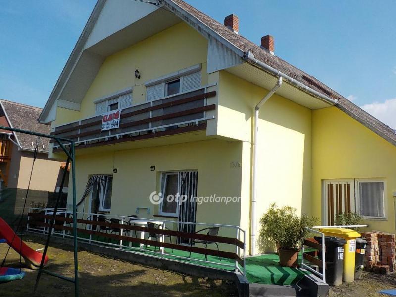 Eladó családi ház Balatonlelle