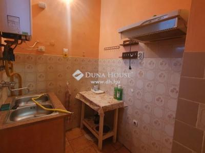Eladó családi ház - 2251 Tápiószecső
