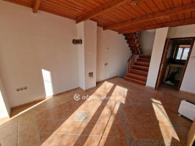 Eladó családi ház - 2120 Dunakeszi