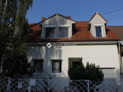Eladó sorház - 7629 Pécs, Papkert utca
