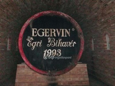 Eladó műhely Eger
