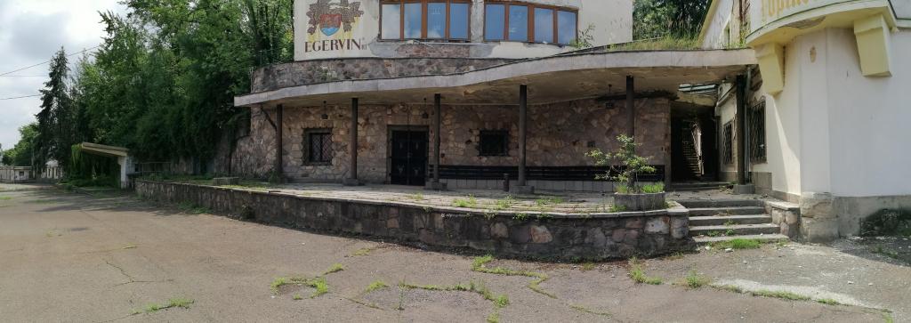 Eladó műhely Eger