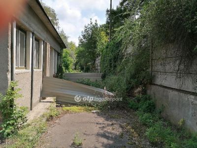 Eladó műhely Eger