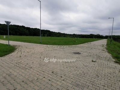 Eladó lakóövezeti telek Debrecen