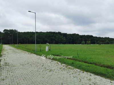 Eladó lakóövezeti telek Debrecen