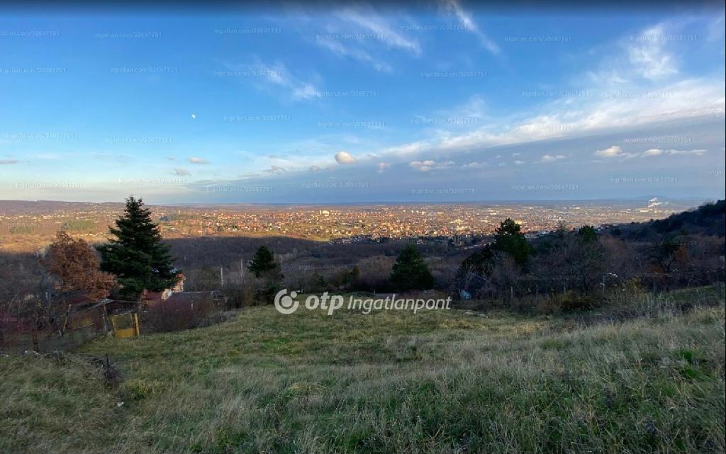 Eladó lakóövezeti telek Pécs