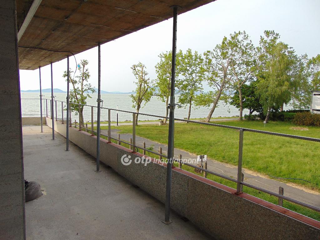 Eladó nyaraló Balatonfenyves