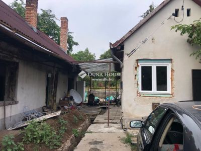 Eladó lakóövezeti telek Vác