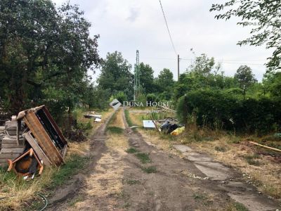 Eladó lakóövezeti telek Vác