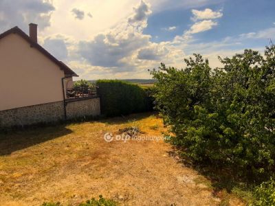 Eladó lakóövezeti telek Siófok