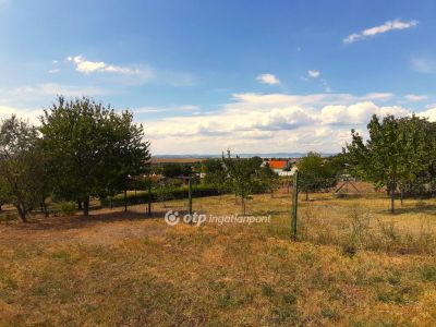 Eladó lakóövezeti telek Siófok