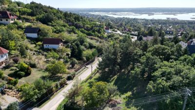 Eladó lakóövezeti telek Velence