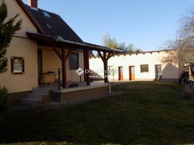 Eladó családi ház Tolna