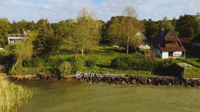 Eladó nyaraló Balatonfenyves