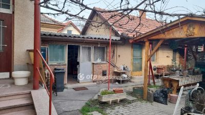 Eladó családi ház Szeged