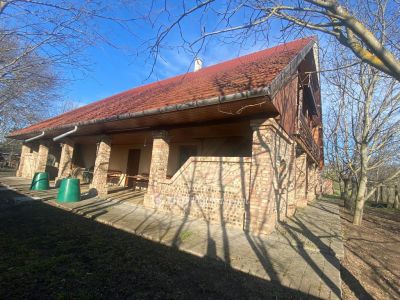 Eladó családi ház Poroszló