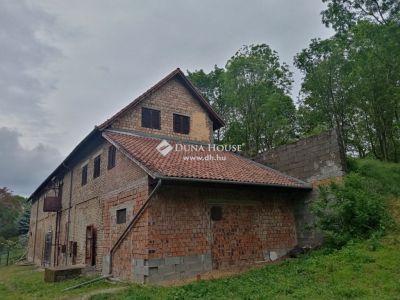 Eladó műhely Tóalmás