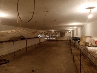 Eladó műhely Tóalmás