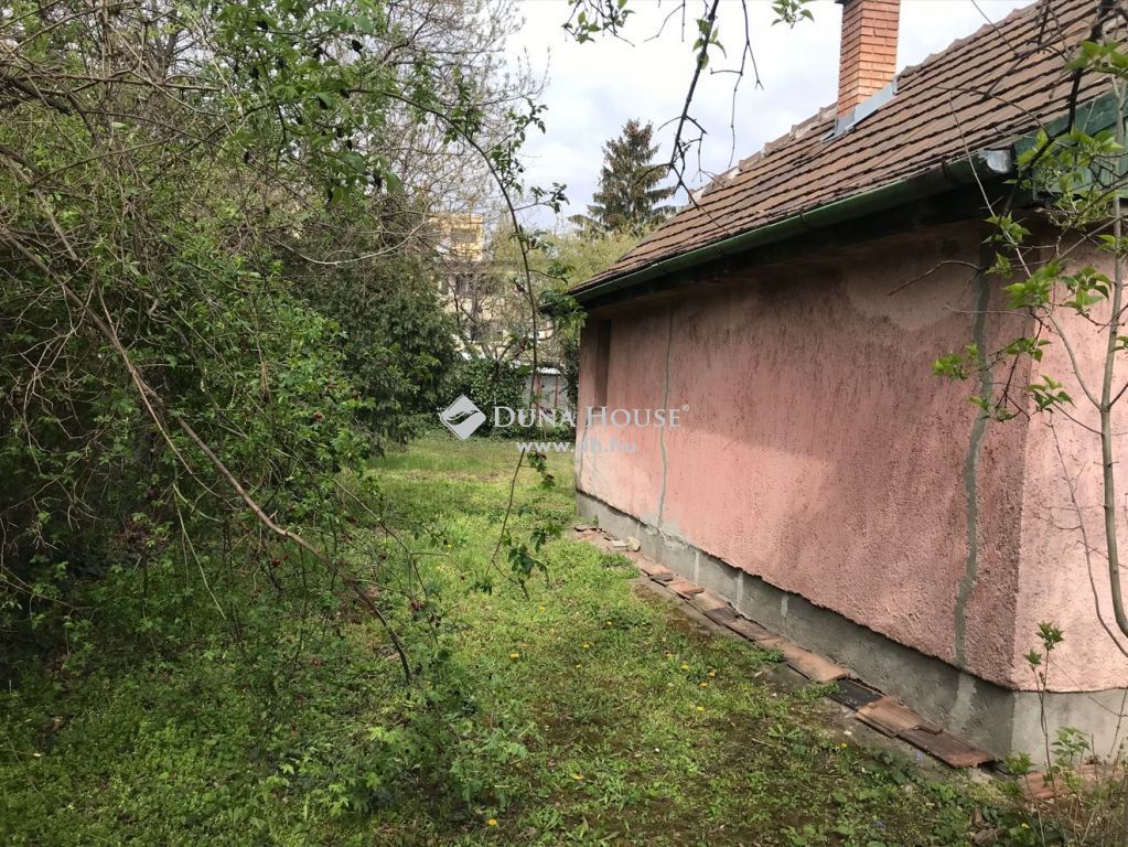 Eladó lakóövezeti telek Budapest