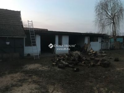 Eladó családi ház Nyáregyháza