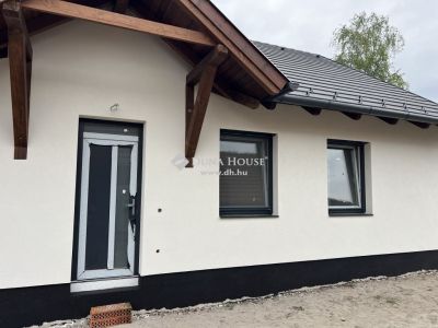 Eladó ikerház Tápiószecső