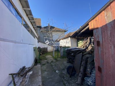 Eladó családi ház Bag
