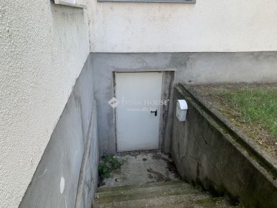 Eladó raktár Komárom