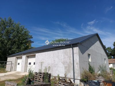 Eladó műhely Pilismarót