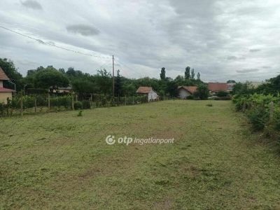 Eladó lakóövezeti telek Debrecen