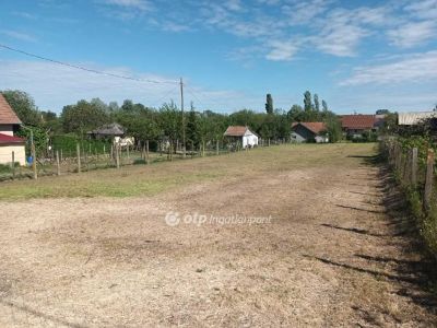 Eladó lakóövezeti telek Debrecen