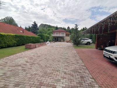 Eladó családi ház Budaörs