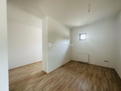 Eladó lakás Gödöllő
