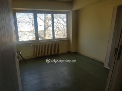 Eladó egyéb iroda Szekszárd