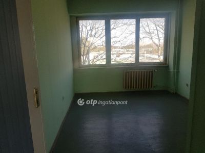 Eladó egyéb iroda Szekszárd