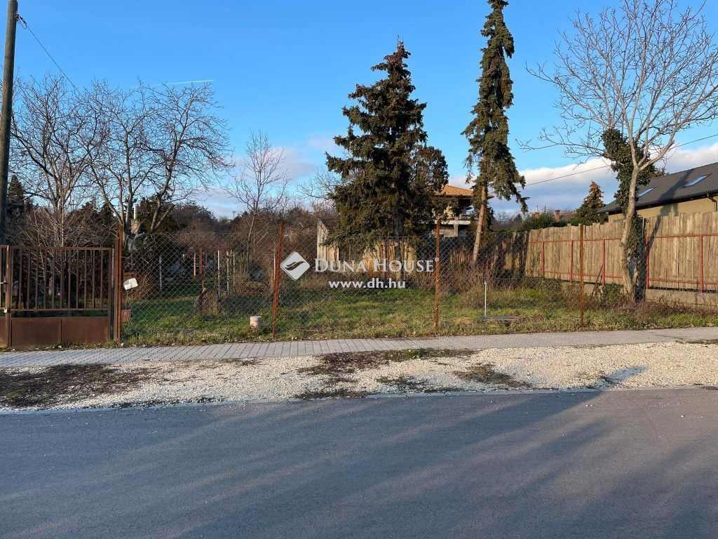 Eladó lakóövezeti telek Budapest