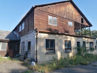 Eladó külterületi telek Mogyoród