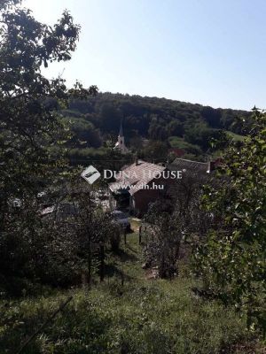 Eladó családi ház Komló