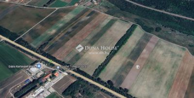 Eladó külterületi telek Monor