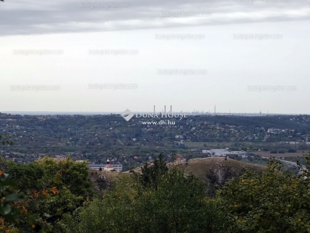 Eladó üdülőövezeti telek Budaörs