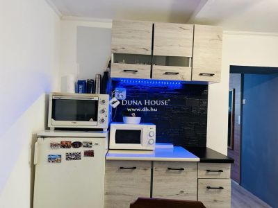 Eladó családi ház Tápióbicske