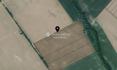 Eladó külterületi telek Gyömrő