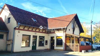 Eladó utcai bejáratú üzlethelység Lánycsók