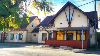 Eladó utcai bejáratú üzlethelység Lánycsók