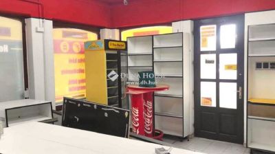 Eladó utcai bejáratú üzlethelység Lánycsók