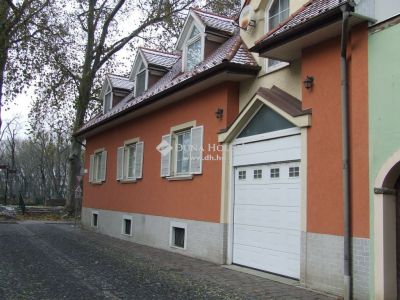 Eladó családi ház Esztergom
