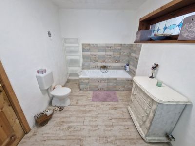 Eladó családi ház Baja