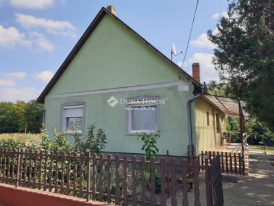 Eladó családi ház Tápiószőlős